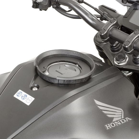 Βάση σακιδίου ρεζερβουάρ GIVI BF41 HONDA CB 300 R_CB 125 R φλάντζα Tanklock