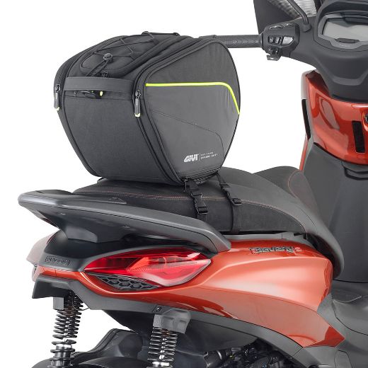 Βαλιτσάκι σκούτερ GIVI EA135 15L Τσάντα σκούτερ μαύρο