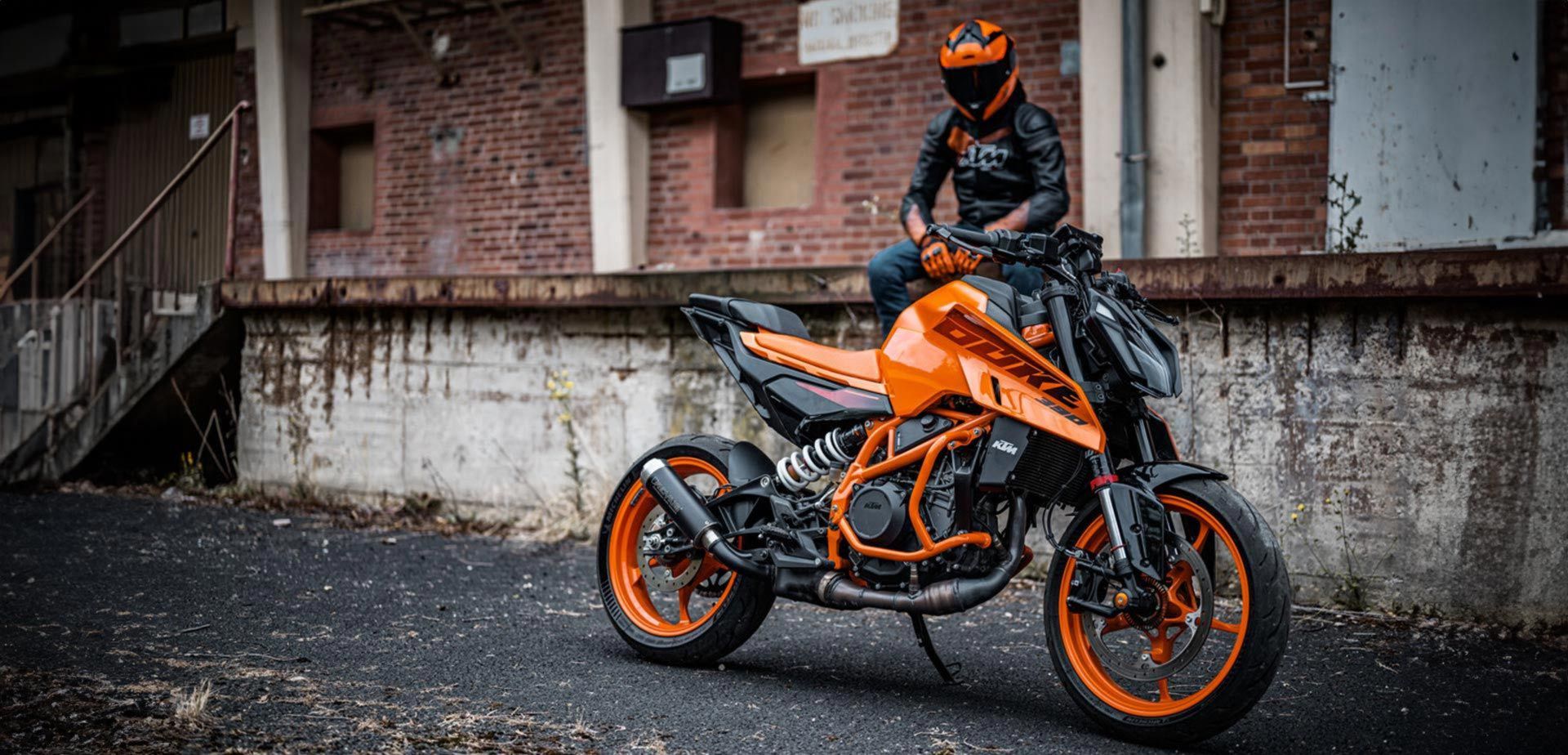 Pre-Order KTM Duke 390 at GAS and gasmoto.gr